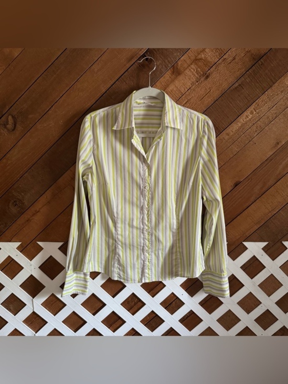 Guglielmionotti women’s white and spring green striped collared shirt size 46